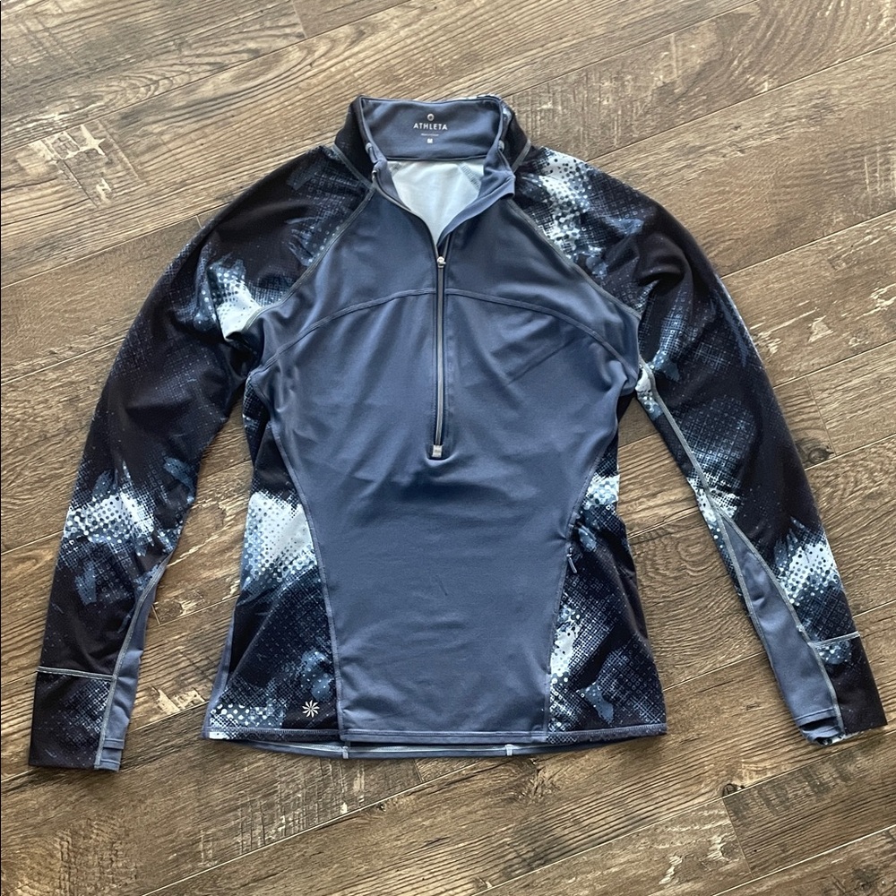 Athleta Women's Blue and Black Long Sleeve 3/4‎ Zip Size Medium